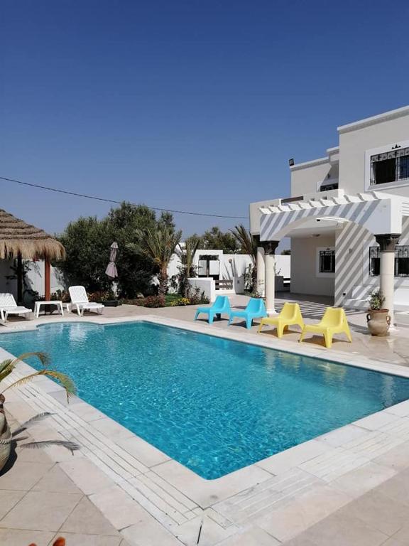 villa avec piscine privée 4 chambres 10 personnes